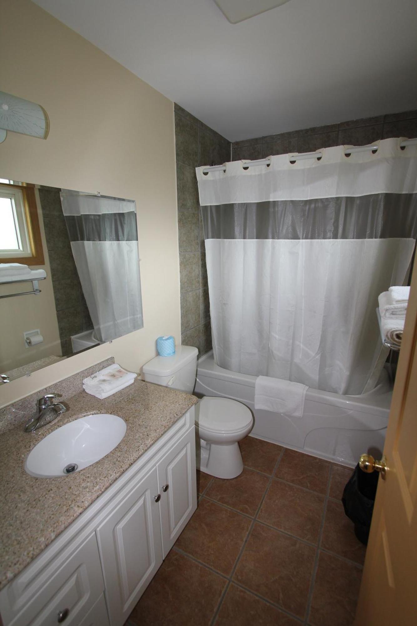 Masterson'S Motel Greater Napanee Room photo